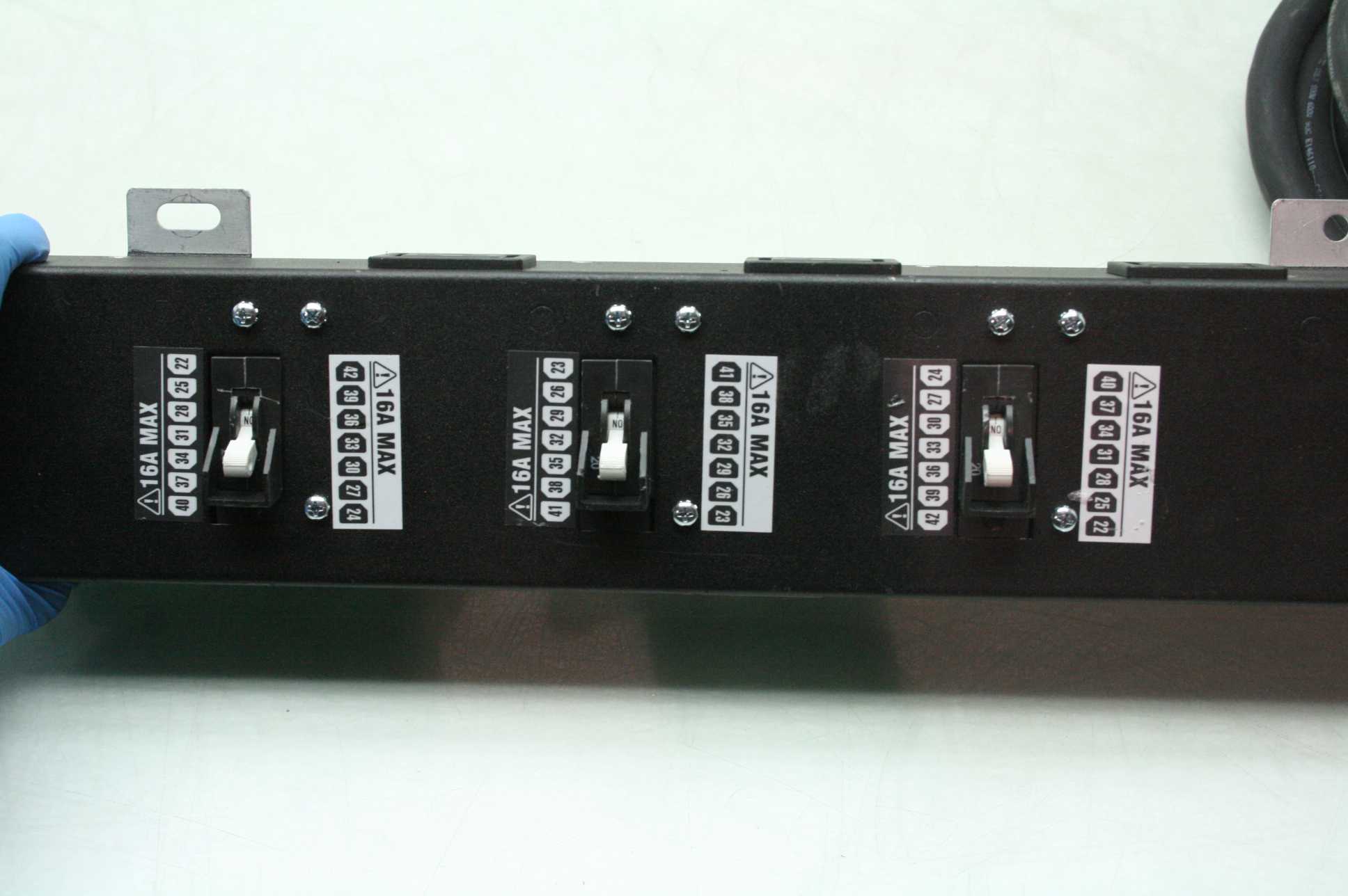 TeraData 315-0611052 PDU, 3-Outlet Power Strip 200-240V 16A w/ Walther 230 306 - Used - Image 17
