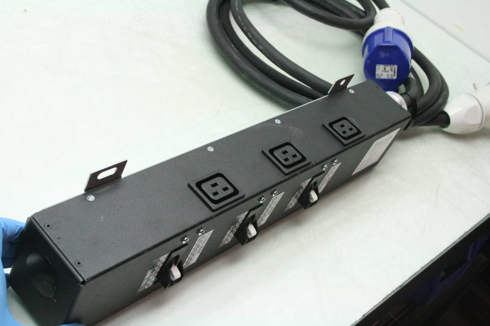 TeraData 315-0611052 PDU, 3-Outlet Power Strip 200-240V 16A w/ Walther 230 306 - Used - Image 6