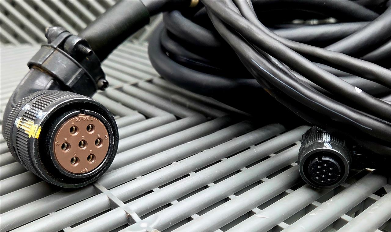 Yaskawa SGMRS-13A2A-YR11 AC Servo Motor 1.75HP, 8.34Nm, 200V, 14.0A, 1500rpm - Used - Image 24