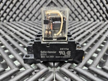 14 Eaton Cutler-Hammer D7PA2 Max 15A / 240V DPDT Relay Socket Base D7PR2A - Used - Image 4