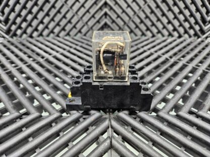 14 Eaton Cutler-Hammer D7PA2 Max 15A / 240V DPDT Relay Socket Base D7PR2A - Used - Image 5
