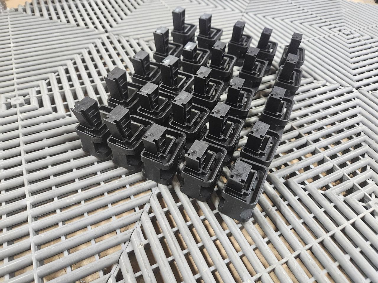 (25) HellermanTyton 151-01566 Panel Mount Wedge Clip Zip Tie Base - New - Image 14