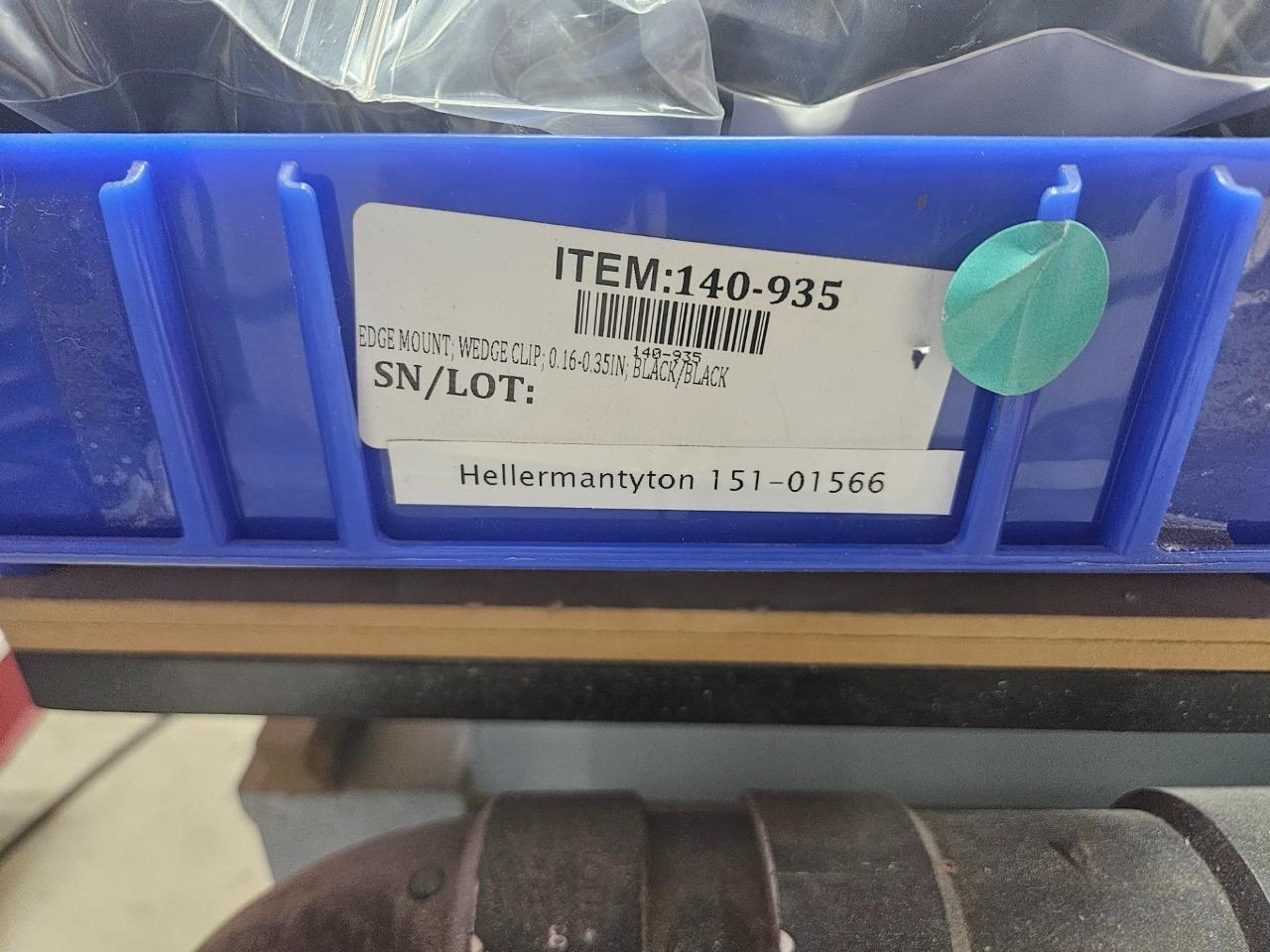 (25) HellermanTyton 151-01566 Panel Mount Wedge Clip Zip Tie Base - New - Image 15