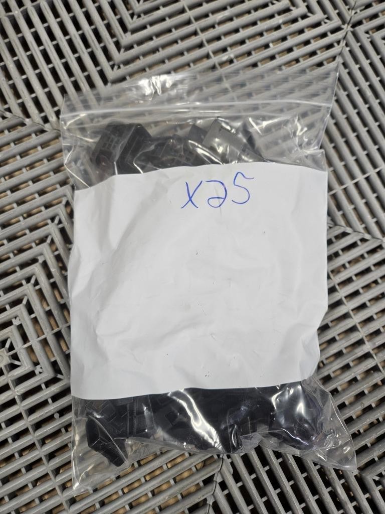 (25) HellermanTyton 151-01566 Panel Mount Wedge Clip Zip Tie Base - New - Image 4