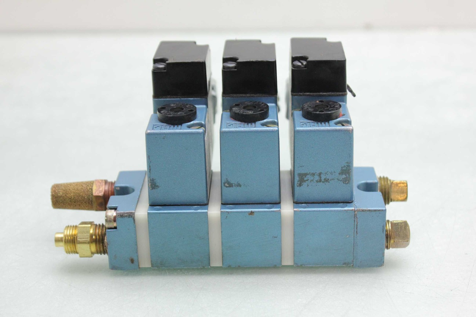 3 MAC 184B-111AAAA Single Acting Solenoid Pneumatic Valves 120V AC Coil 1/8" NPT - Used - Image 10