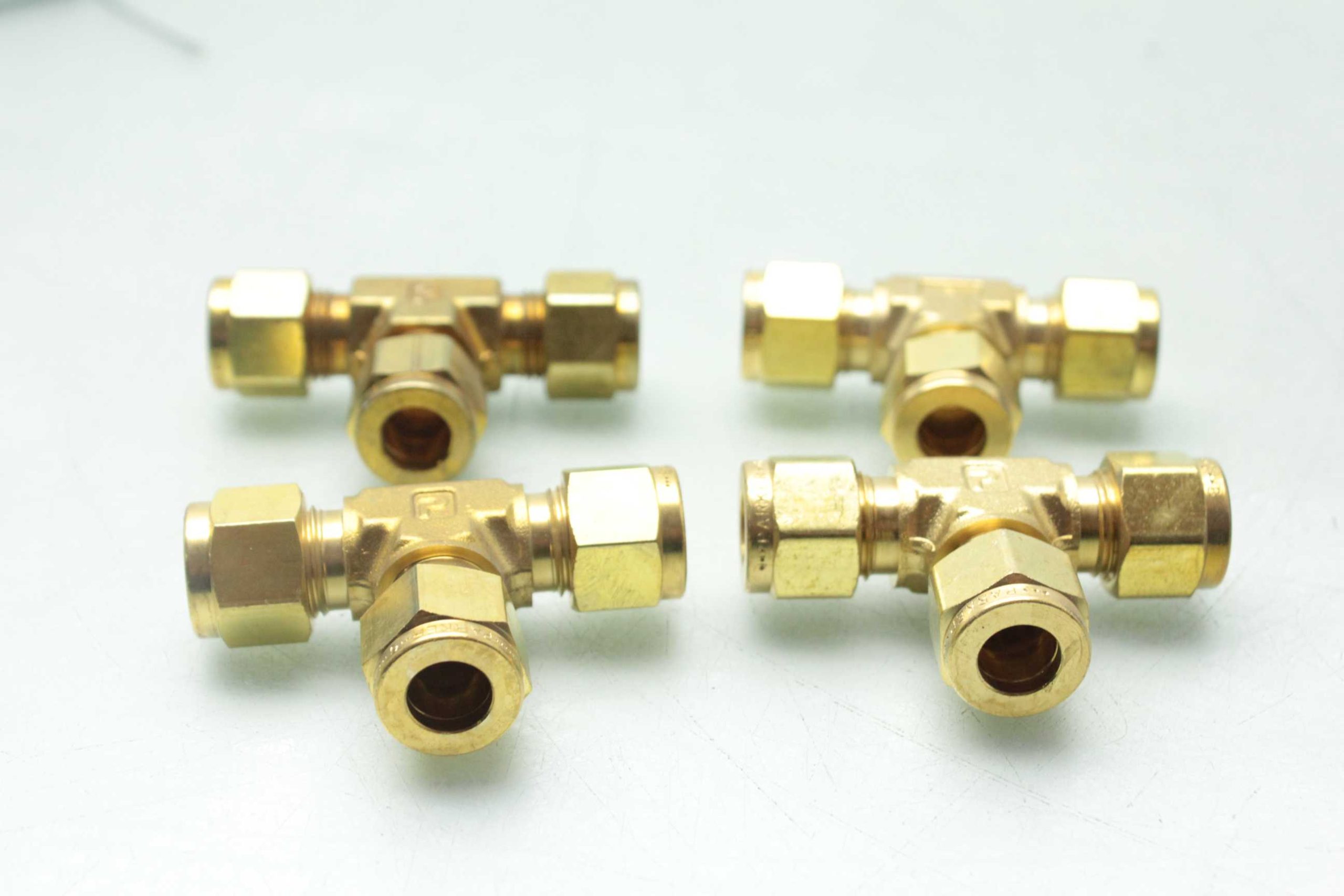 4 New Parker 6-6 JBZ-B Tube Union Tees / Brass / B-600-3 / 3/8" - New - Image 14