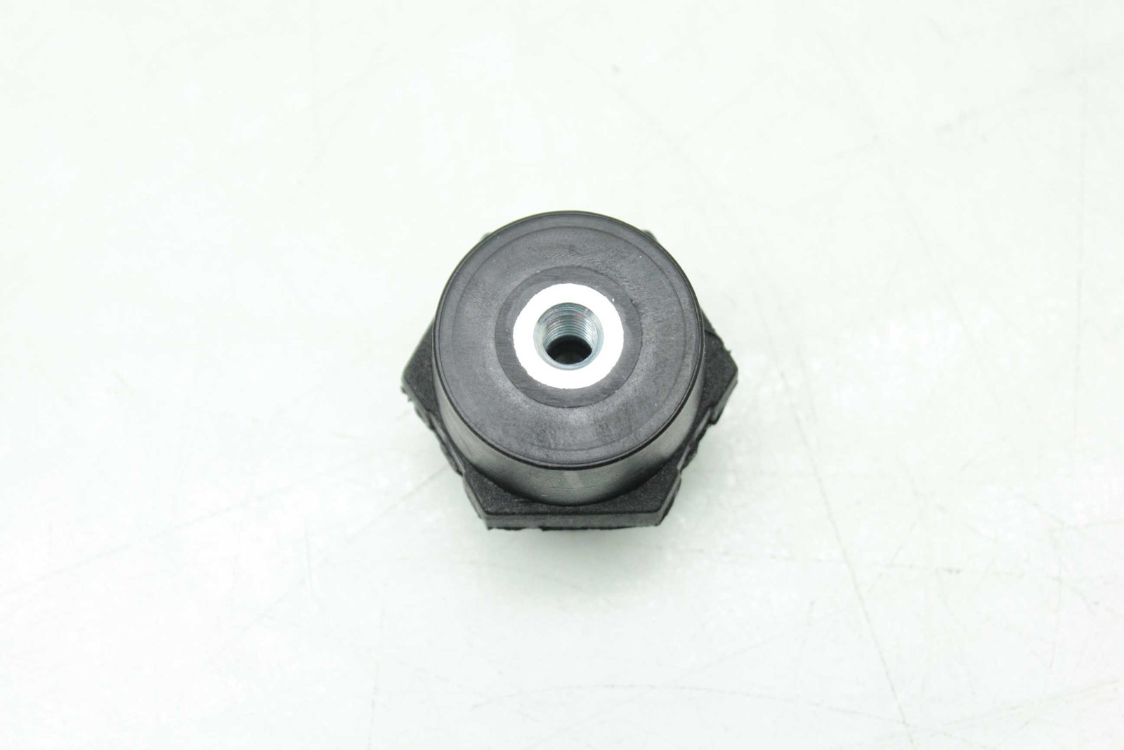 (4x) New Erico ISOTP30M6 M6 Insulators Standoffs ISO-TP Insulation 1500VAC/DC - New other (see details) - Image 4