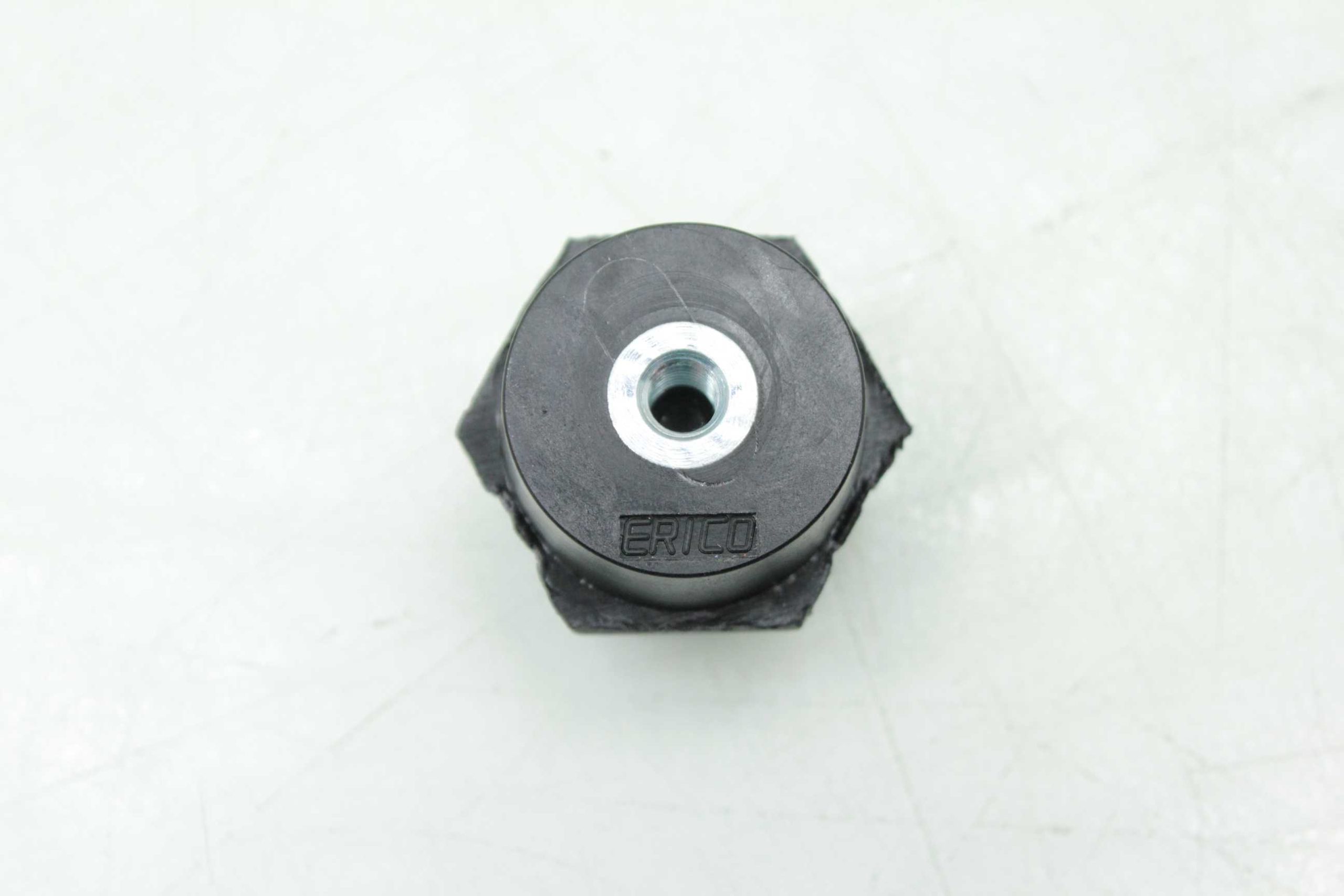 (4x) New Erico ISOTP30M6 M6 Insulators Standoffs ISO-TP Insulation 1500VAC/DC - New other (see details) - Image 9