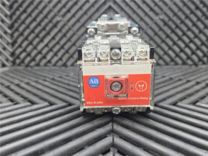 Allen-Bradley 700S-DCP620Z24 Ser E, Safety Control Relay - Used - Image 5