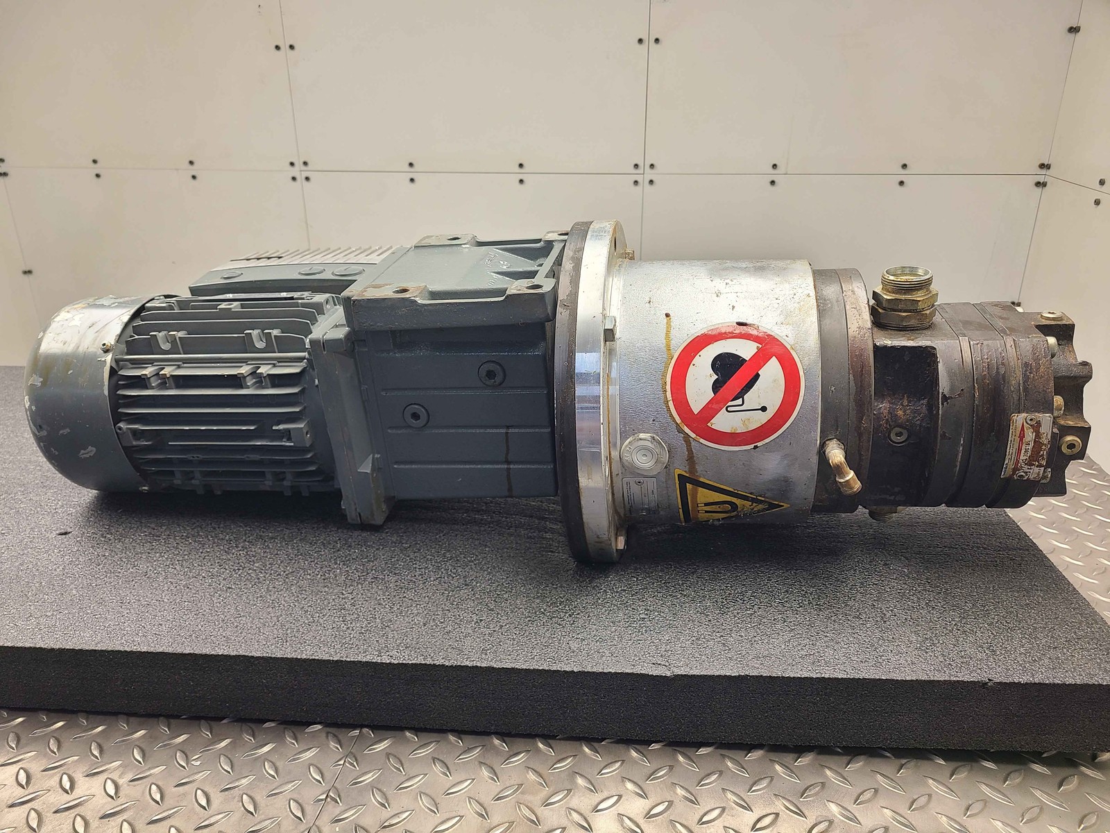 Beinlich BP 10001695 Magnetic Coupling Pump with Lenze MDEMAXX 100-12 Motor ZPD - Used