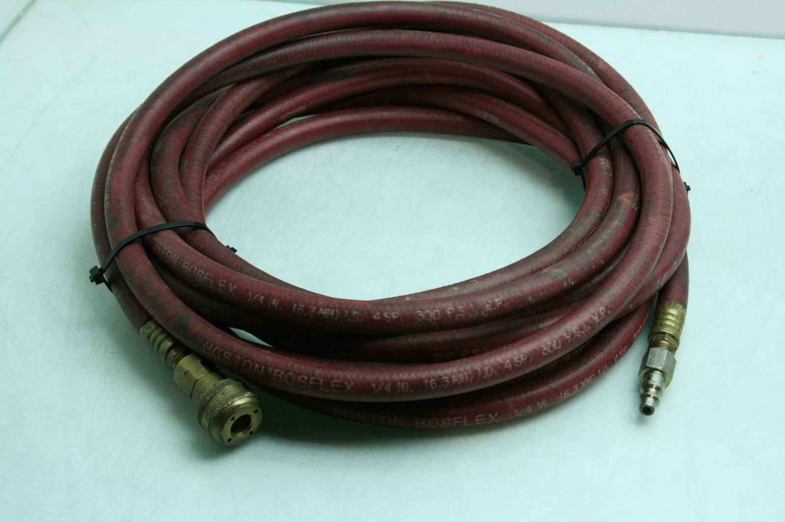 Boston Bosflex H10504 Air / Multi-Purpose Hose 1/4" Inner Diameter 300 PSI 25' L - Used