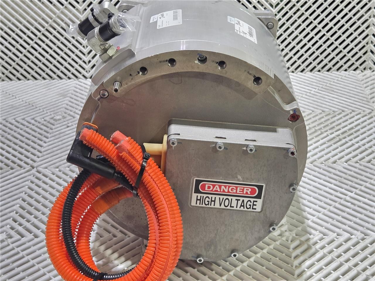 Danfoss EM-PMI UQM EM-PMI250-T160-245V EV Motor 20080-034 / 160 kW / 350 Nm / - Used - Image 13