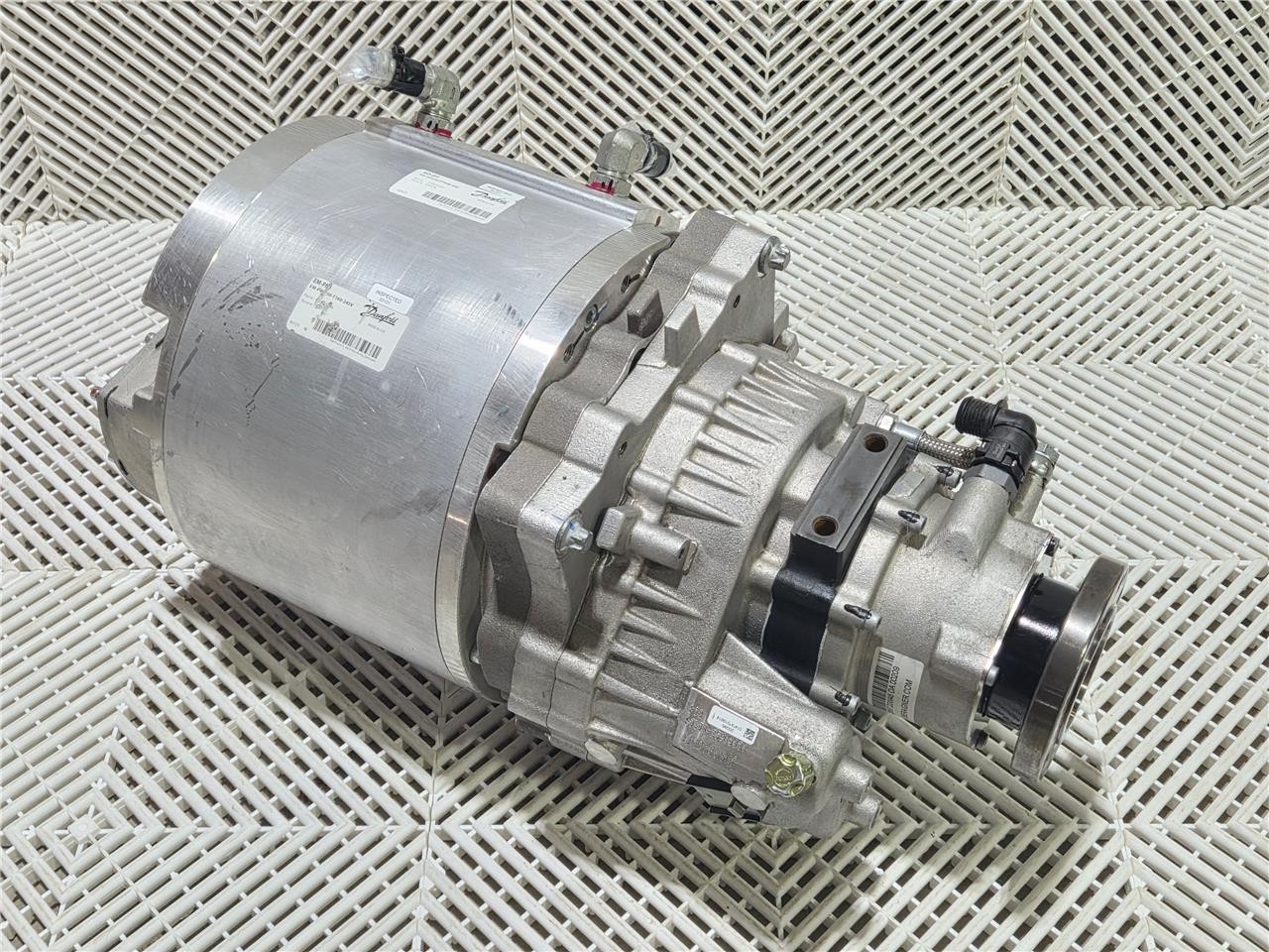 Danfoss EM-PMI UQM EM-PMI250-T160-245V EV Motor 20080-034 / 160 kW / 350 Nm / - Used