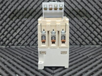 Eaton Cutler-Hammer CE15HN3 Motor Starter 600V, 44A, 40HP w/ C320KGT15 Aux - Used - Image 3