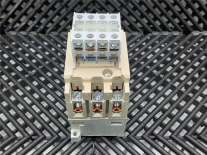 Eaton Cutler-Hammer CE15HN3 Motor Starter 600V, 44A, 40HP w/ C320KGT15 Aux - Used - Image 8