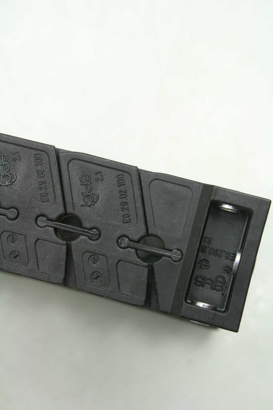 Igus E6-29-01-100 / E6-29-02-100 Wireway Robotic Cable Carrier Cable Chains 39" - Used - Image 11