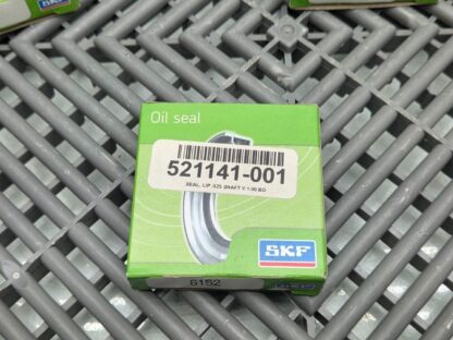 Lot of 4 New SKF 6152 Joint Radial Oil Seal 0.625" ID, 1.00" OD, 0.125" Width - New - Image 3