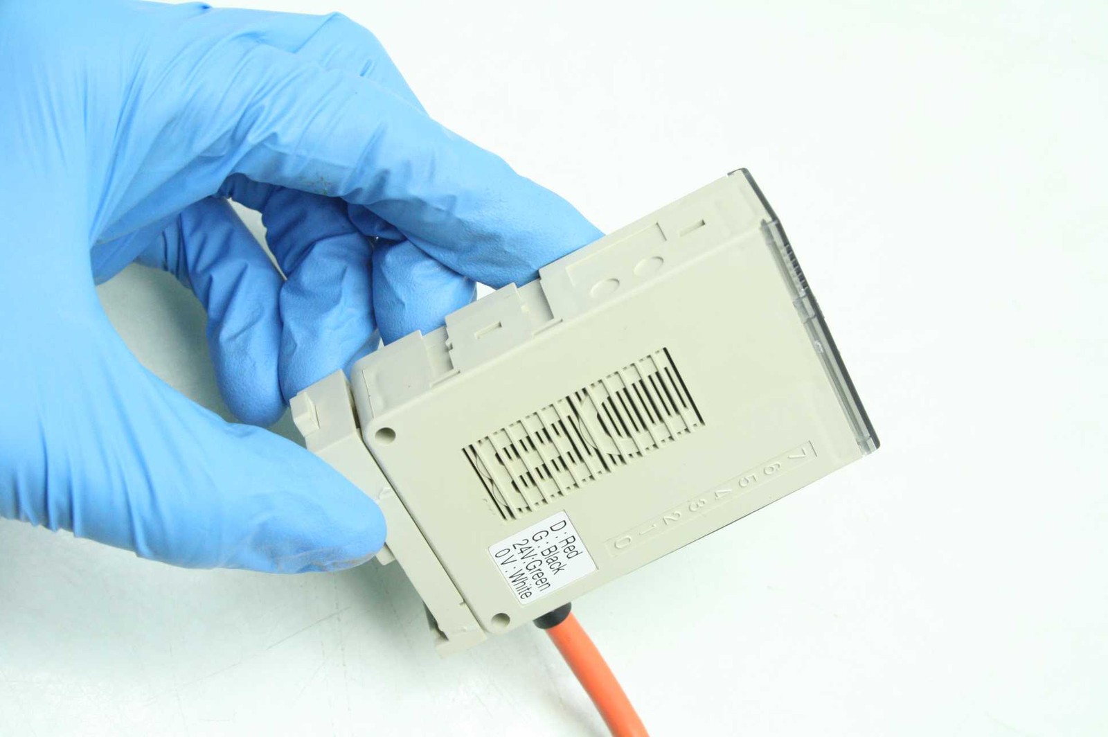 NKE C1P-H08P Output Terminal Module with Cables 8 Output Points 24V DC - Used - Image 5