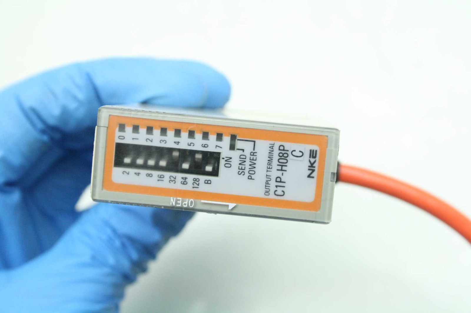 NKE C1P-H08P Output Terminal Module with Cables 8 Output Points 24V DC - Used - Image 6