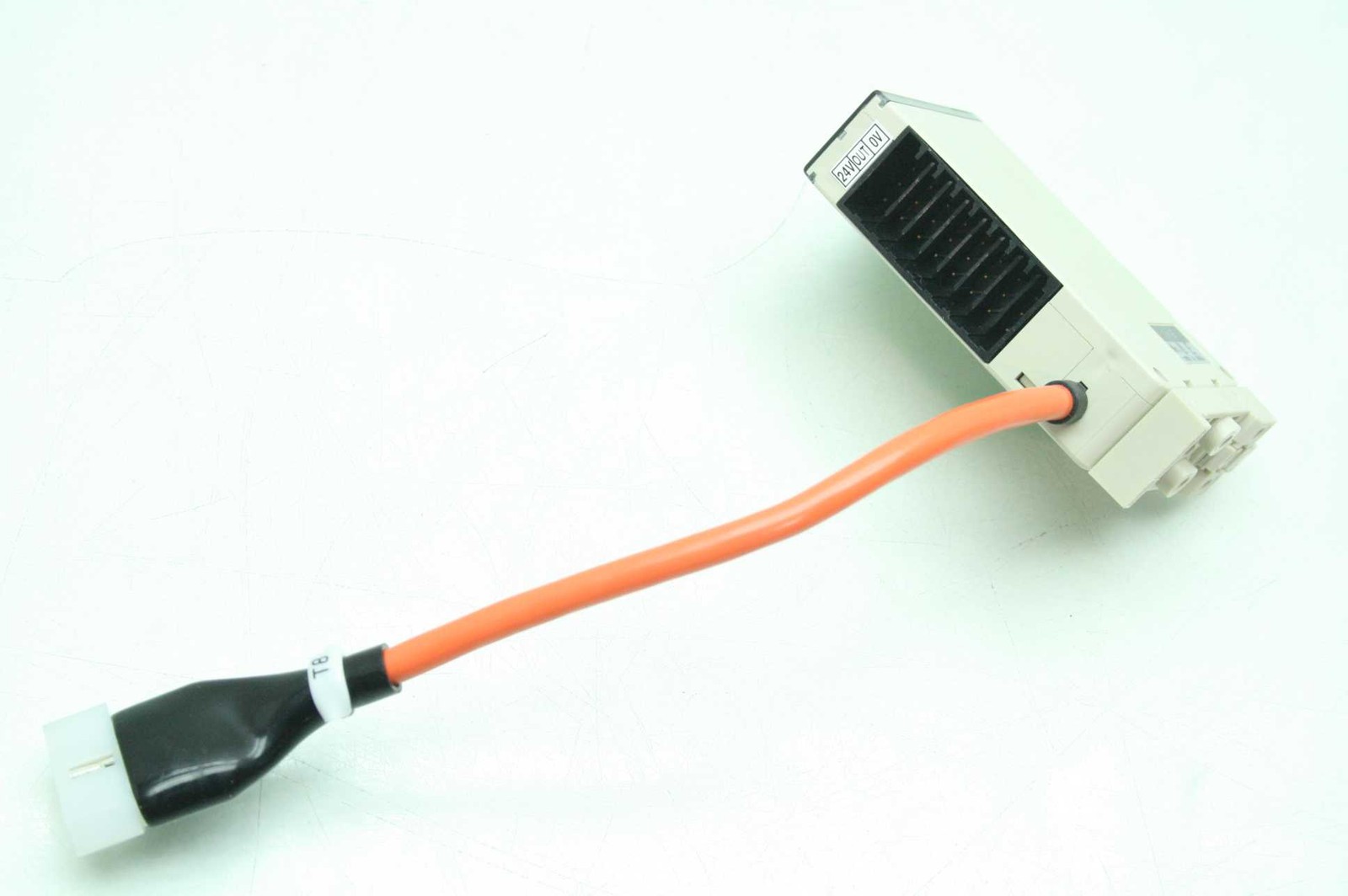 NKE C1P-H08P Output Terminal Module with Cables 8 Output Points 24V DC - Used