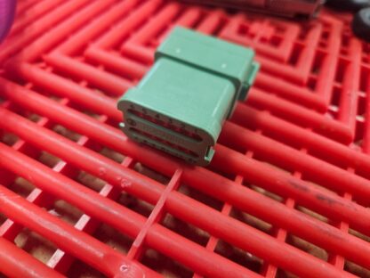 New Deutsch DT04-12PC-CE01 Connector Housing with Endcap / C-Key / 8 Pole - New - Image 10