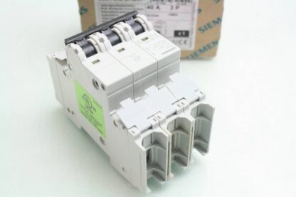 New Siemens 5SJ4340-8HG41 Circuit Breaker 3 Pole / 40A / 240V - New - Image 18