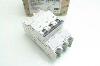 New Siemens 5SJ4340-8HG41 Circuit Breaker 3 Pole / 40A / 240V - New - Image 4