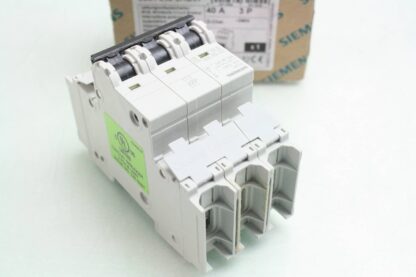 New Siemens 5SJ4340-8HG41 Circuit Breaker 3 Pole / 40A / 240V - New - Image 7