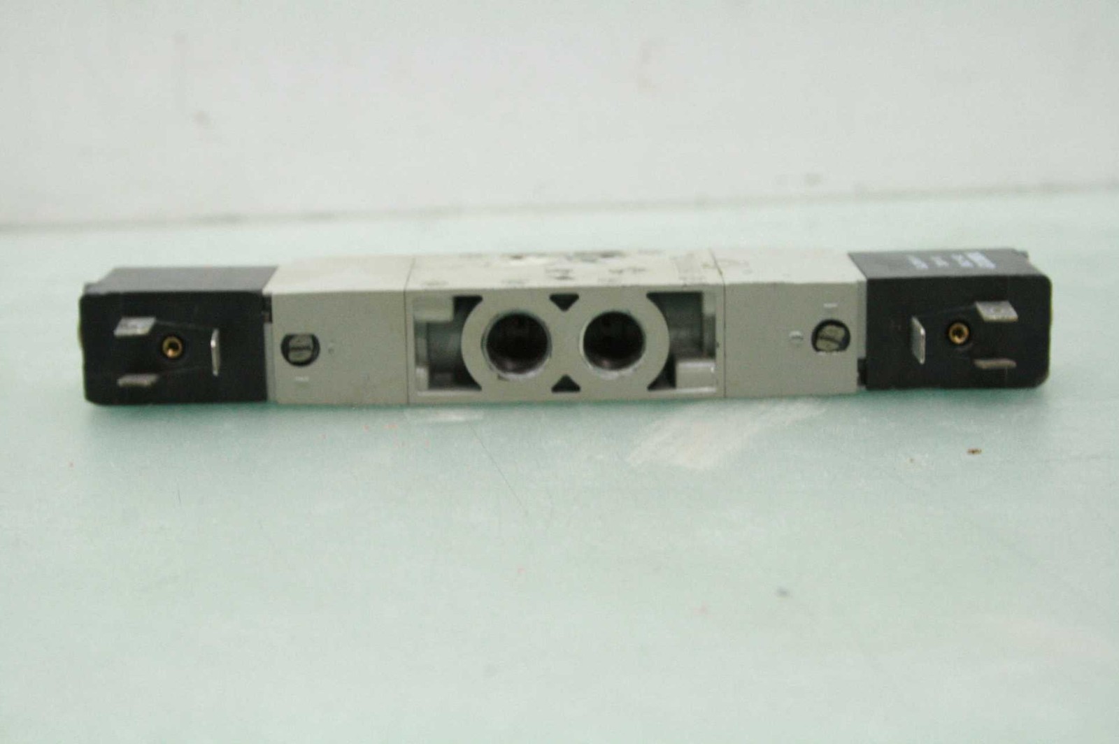 Numatics L12BB752B017G61 Solenoid Air Control Valve / 3 Bar - Used - Image 5