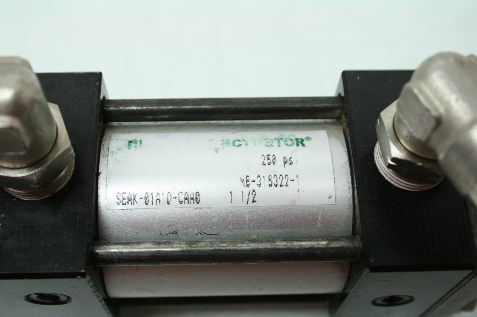 Numatics SEAK-01A1D-CAA Pneumatic Air Cylinder 1-1/2" Bore x 1" Stroke - Used - Image 18