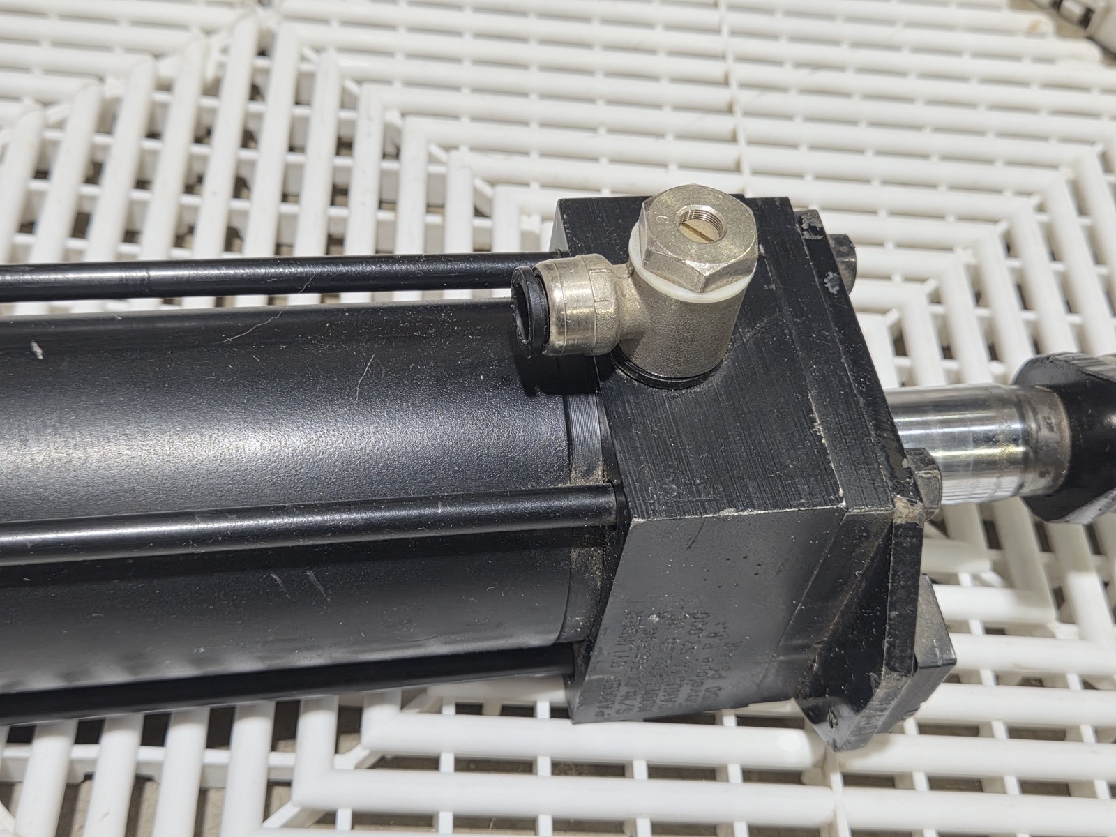Parker 02.50 BC2ANU34A 52.000 2.5" Bore 52" Stroke Air Cylinder Used - Used - Image 7