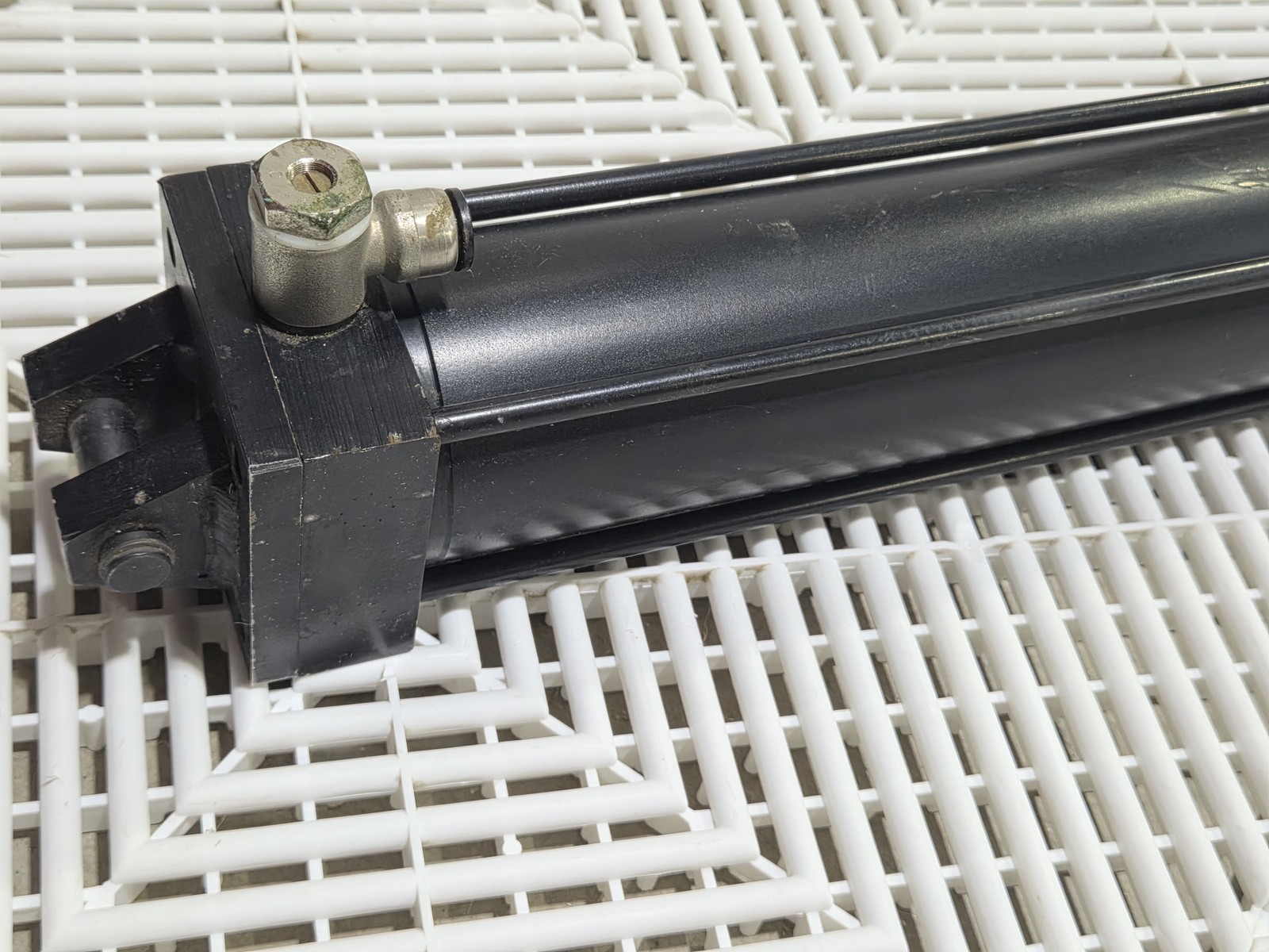 Parker 02.50 BC2ANU34A 52.000 2.5" Bore 52" Stroke Air Cylinder Used - Used - Image 8