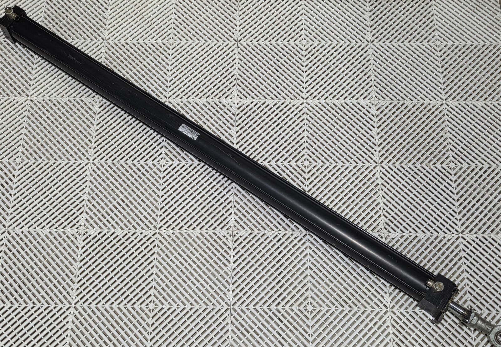 Parker 02.50 BC2ANU34A 52.000 2.5" Bore 52" Stroke Air Cylinder Used - Used