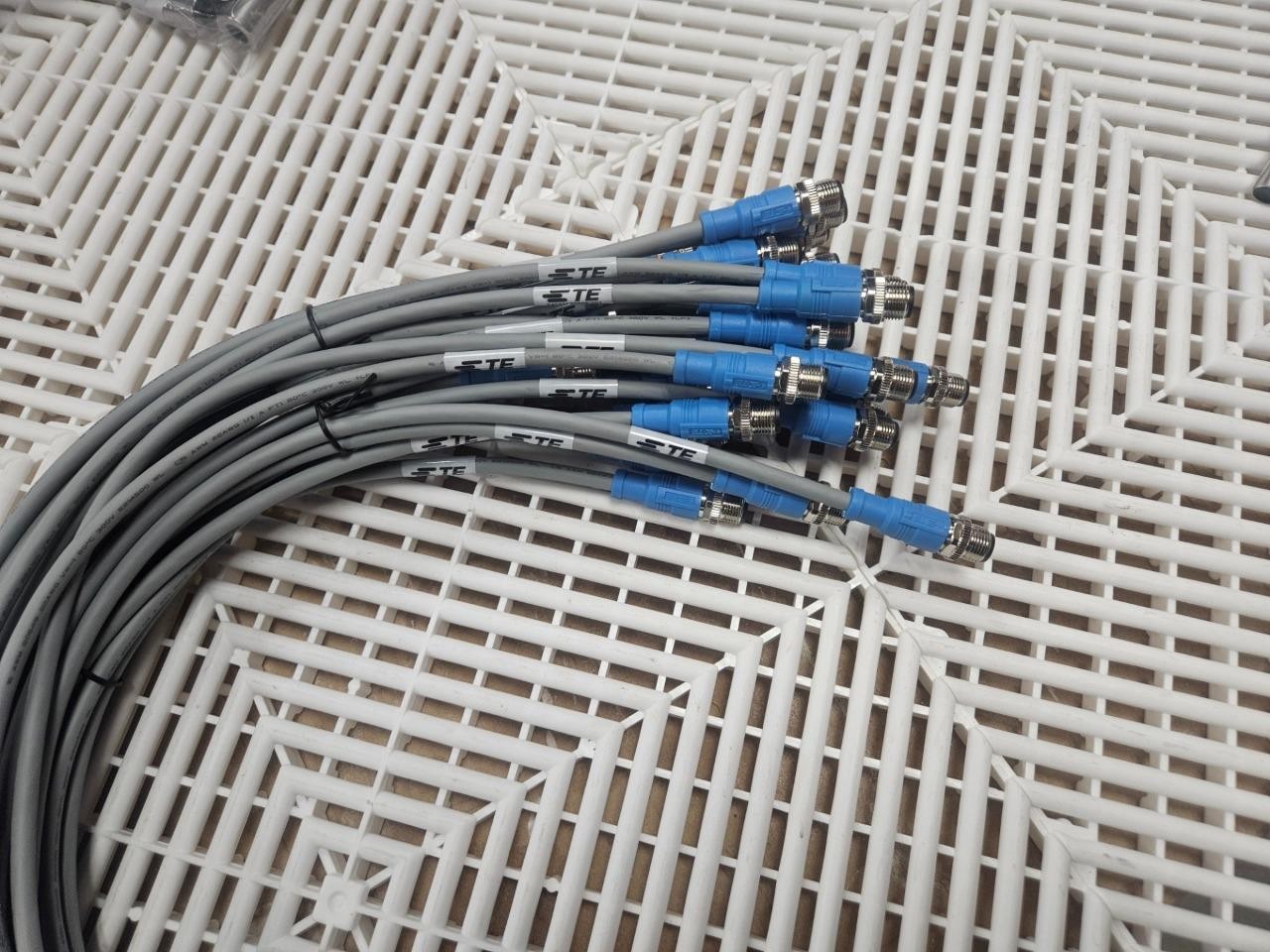 (Qty 30) TE T4161120005-001 M12 Cable Assembly 5 Position 0.5m Cable Length - New - Image 5