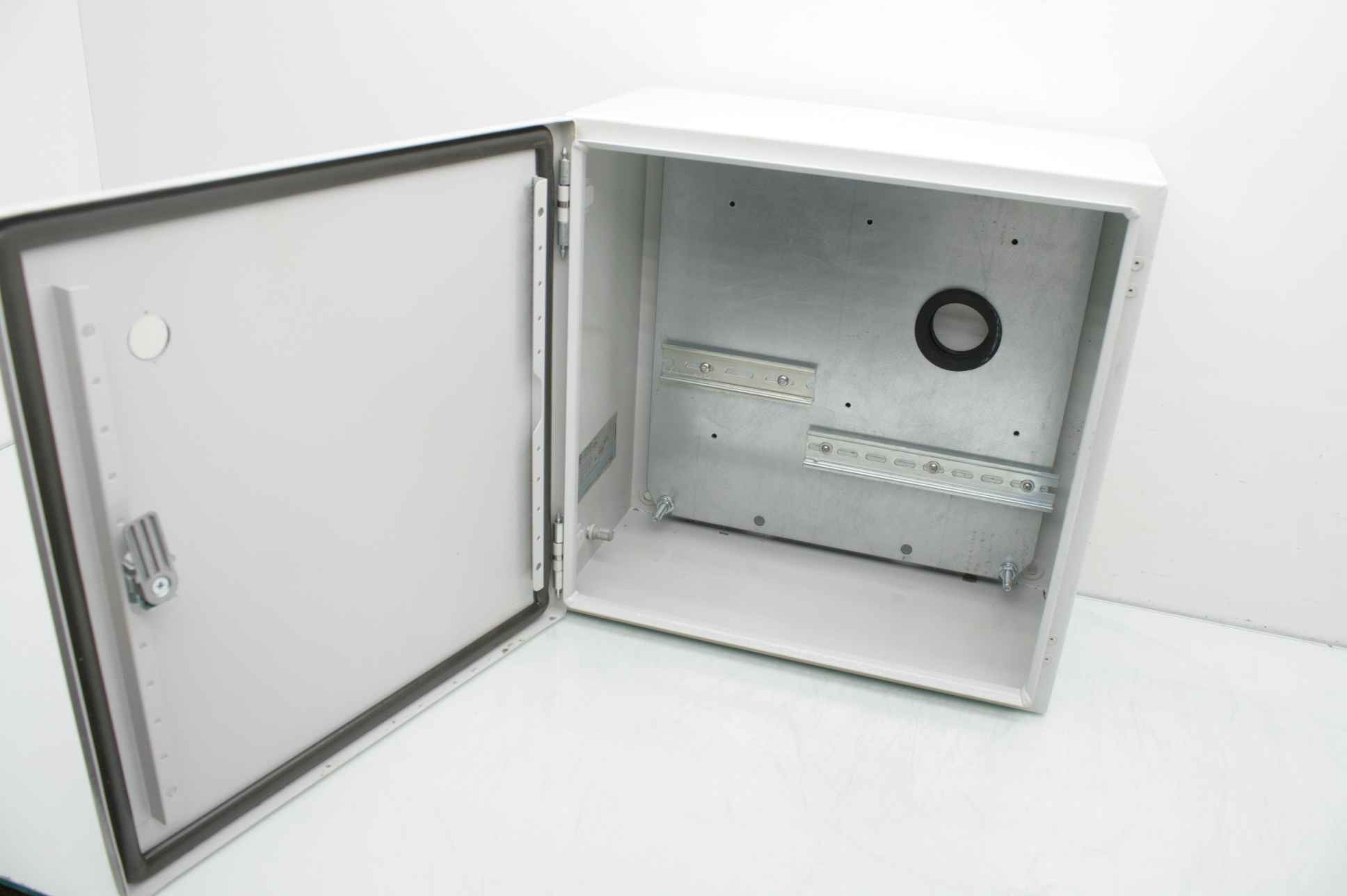 Rittal 1244250 Nema 4 Wall Mount Electrical Enclosure 400mm x 400mm x 210mm - Used - Image 21