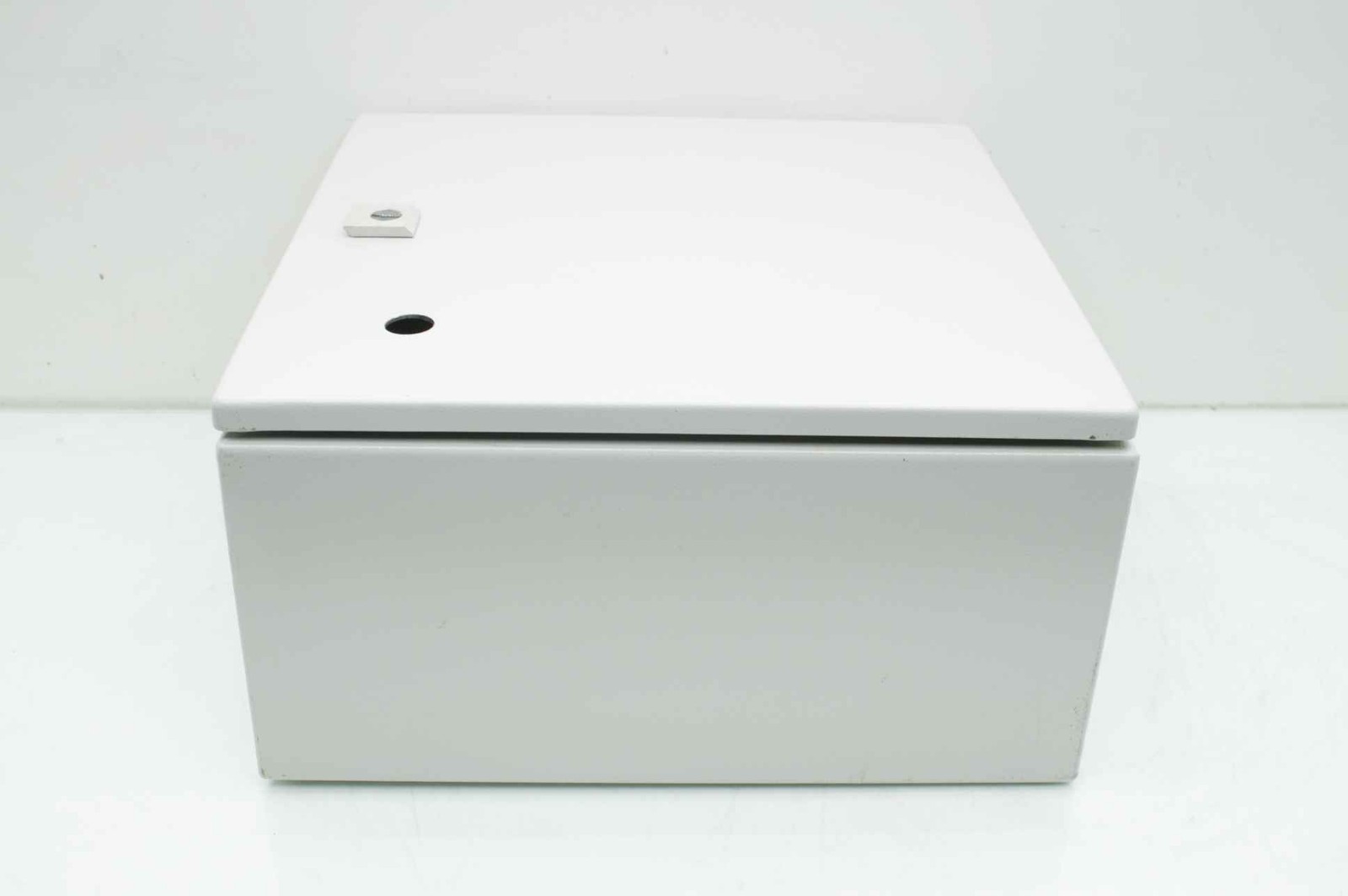 Rittal 1244250 Nema 4 Wall Mount Electrical Enclosure 400mm x 400mm x 210mm - Used - Image 5