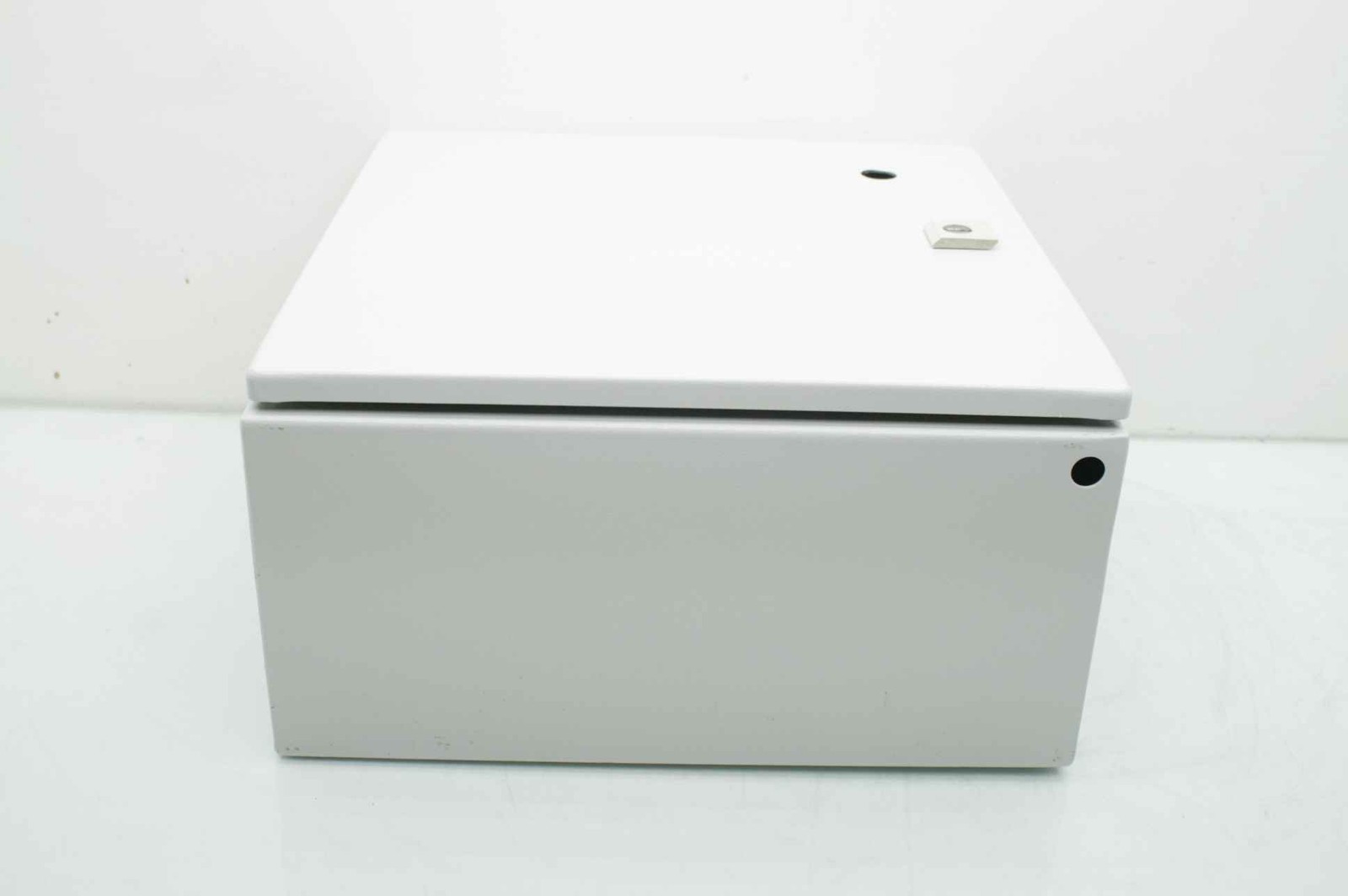 Rittal 1244250 Nema 4 Wall Mount Electrical Enclosure 400mm x 400mm x 210mm - Used - Image 7