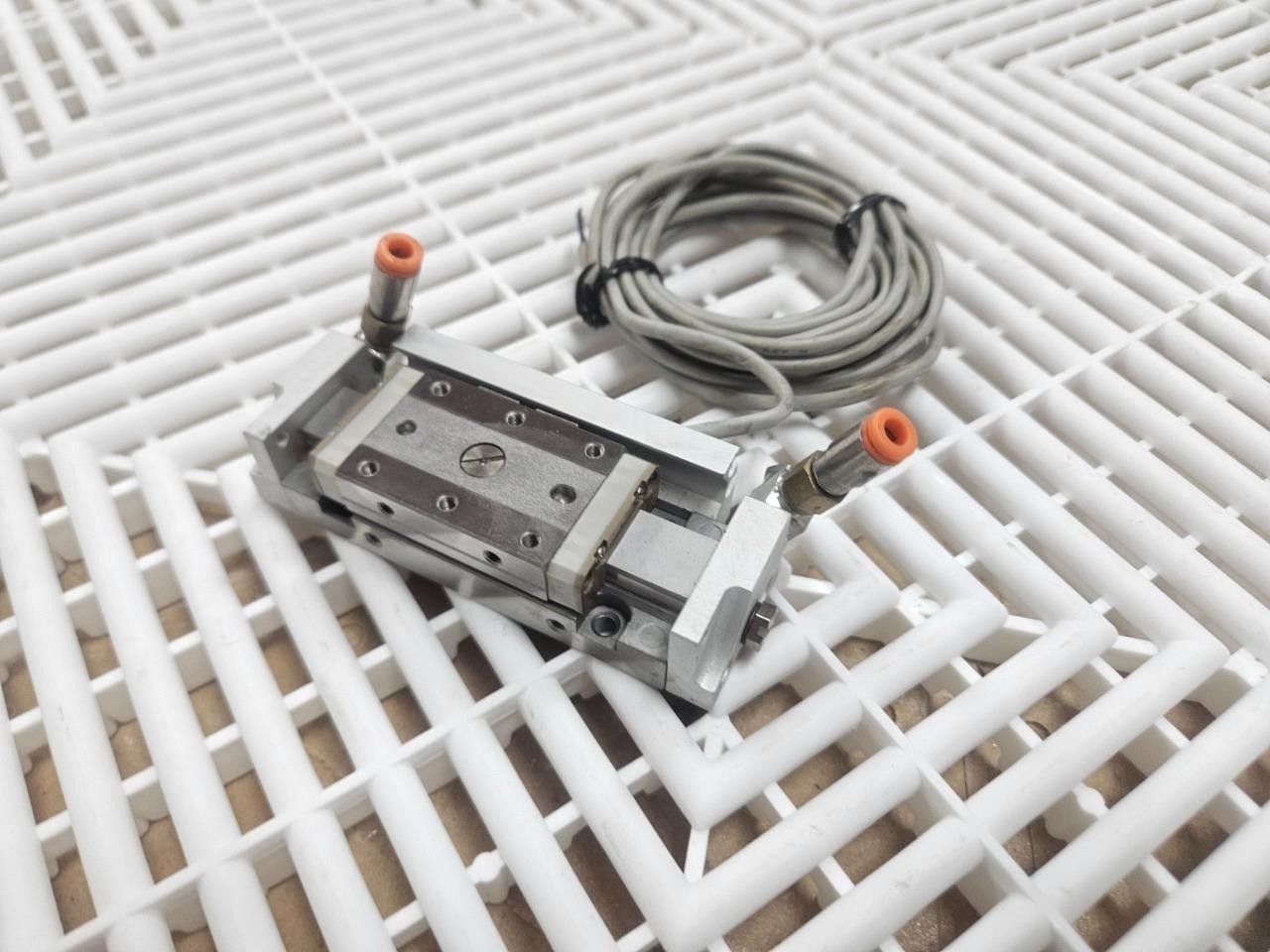 SMC MXP10-20 Guided Cylinder Slide Table D-M9B Limit Switch - Used - Image 3