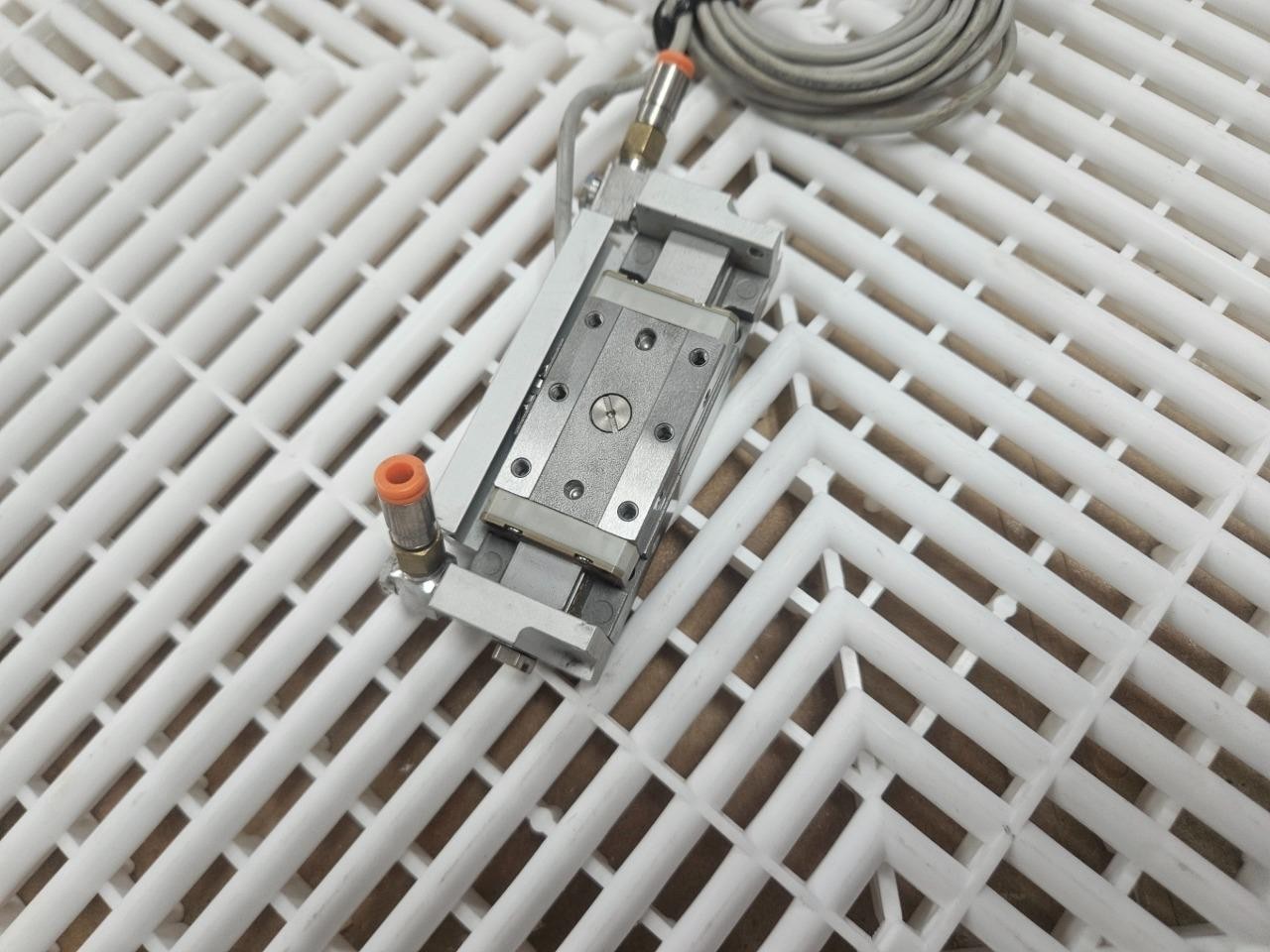 SMC MXP10-20 Guided Cylinder Slide Table D-M9B Limit Switch - Used - Image 8