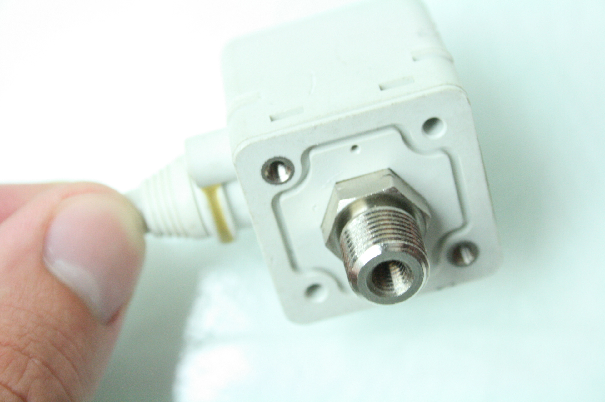 SMC ZSE40-T1-22L High Precision Digital Vacuum Pressure Switch 10 to -101.3 kPA - Used - Image 10