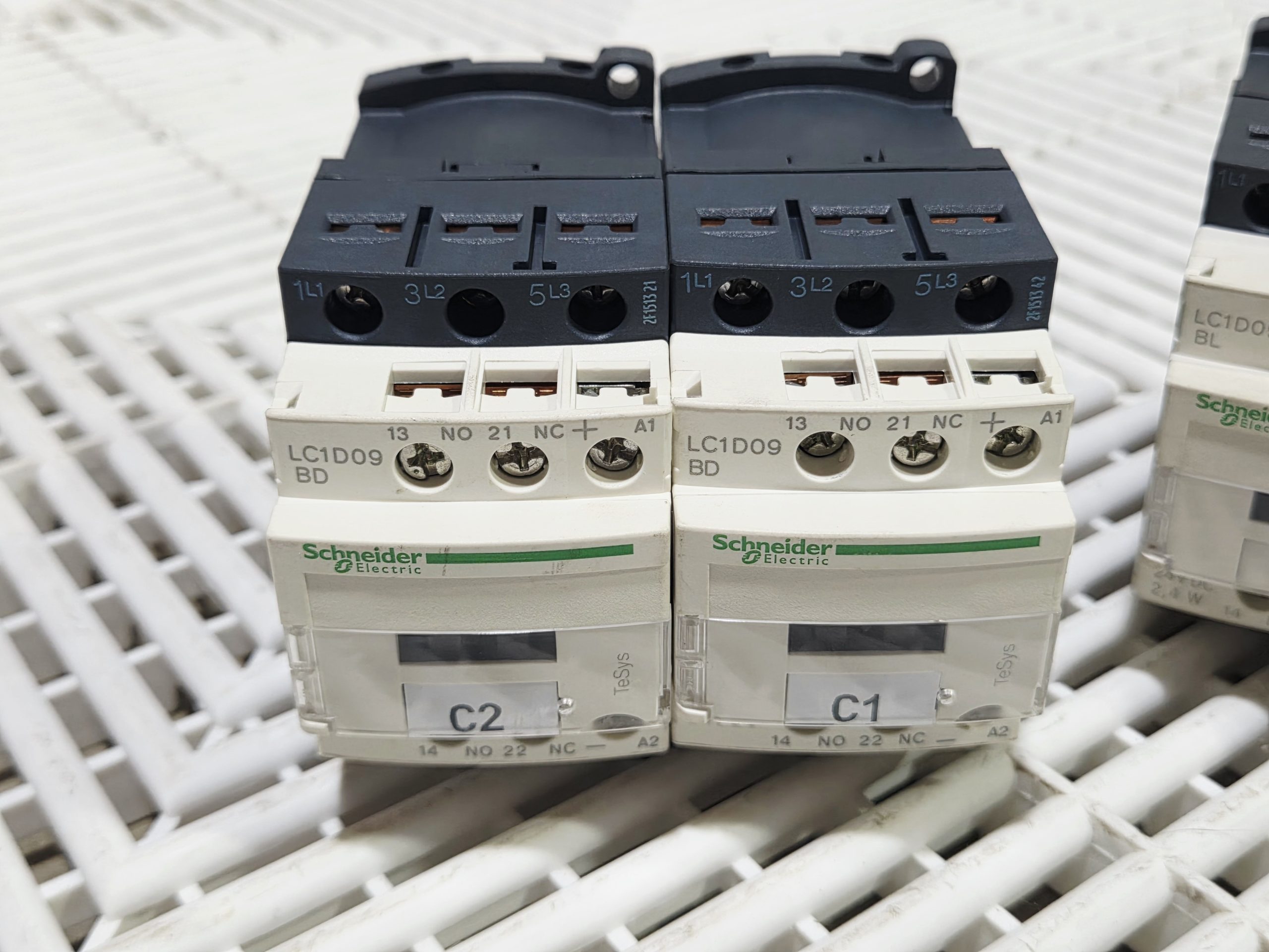 Schneider LC1D09BL/BD TeSys D 9A 24VDC Contactor w/ LAD4TBDL Lot/6 - Used - Image 11