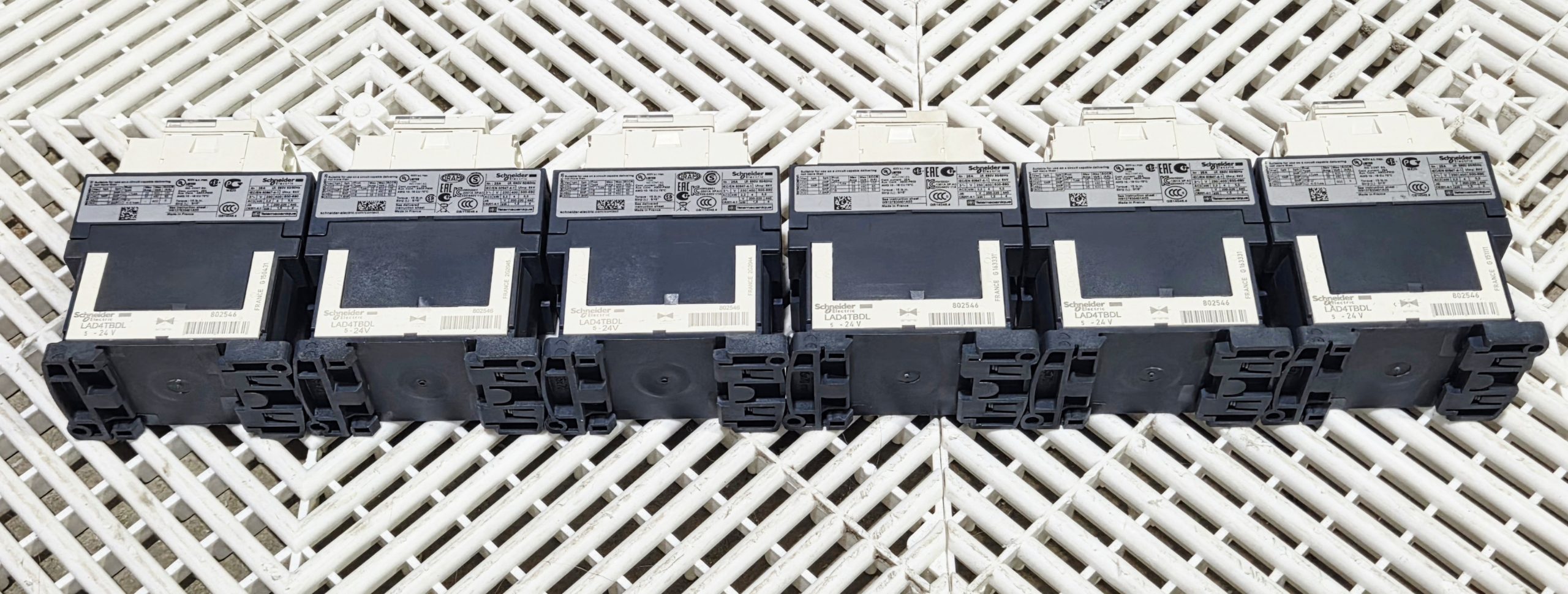 Schneider LC1D09BL/BD TeSys D 9A 24VDC Contactor w/ LAD4TBDL Lot/6 - Used - Image 16