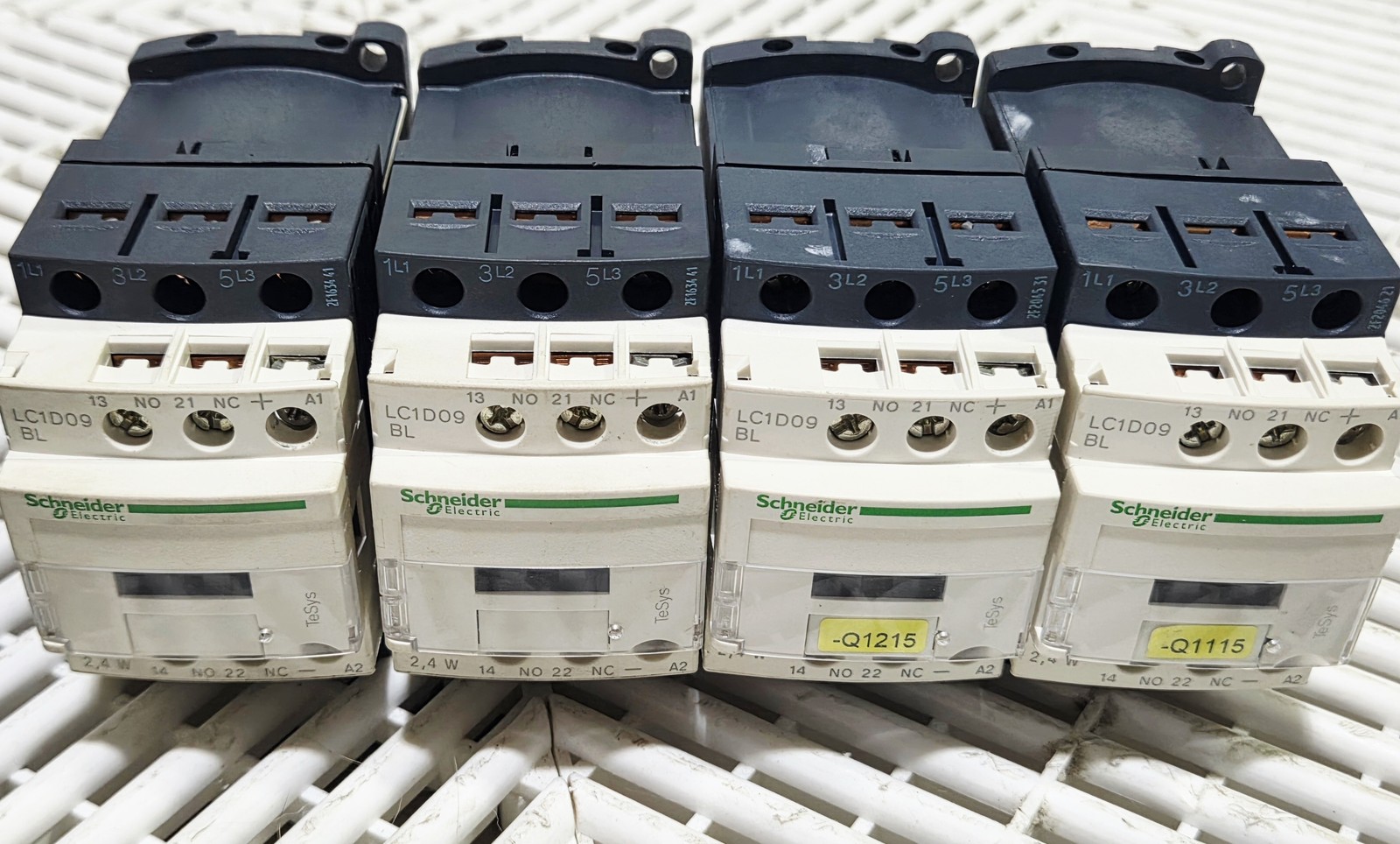 Schneider LC1D09BL/BD TeSys D 9A 24VDC Contactor w/ LAD4TBDL Lot/6 - Used - Image 4