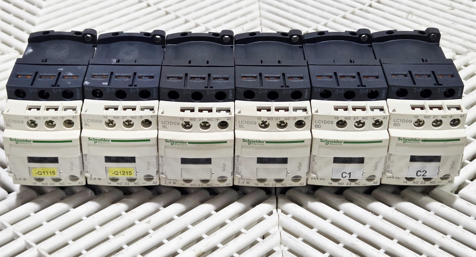 Schneider LC1D09BL/BD TeSys D 9A 24VDC Contactor w/ LAD4TBDL Lot/6 - Used - Image 5
