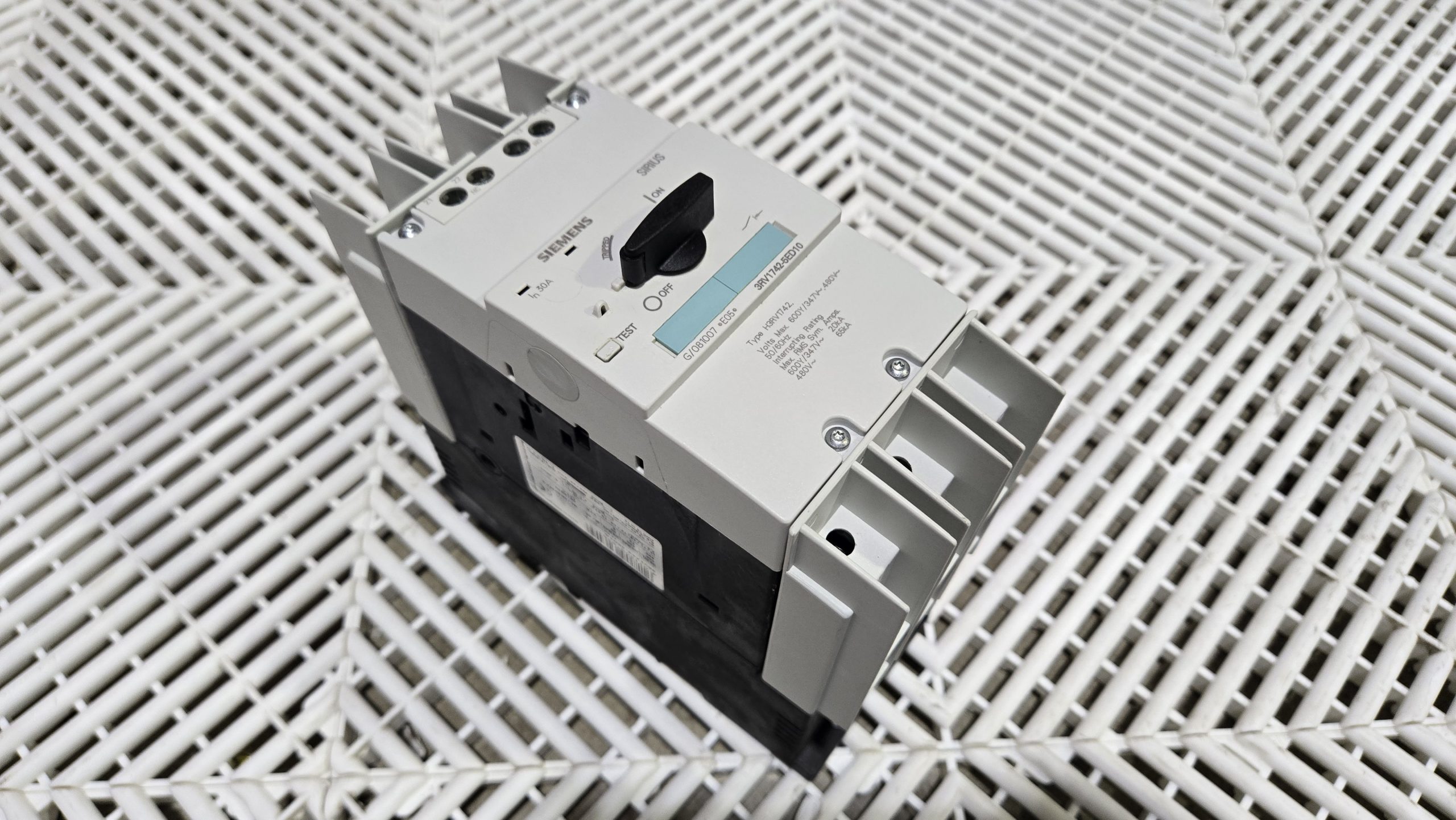 Siemens 3RV1742-5ED10 30A 3-Pole 600 VAC Motor Circuit Breaker Used - Used - Image 12