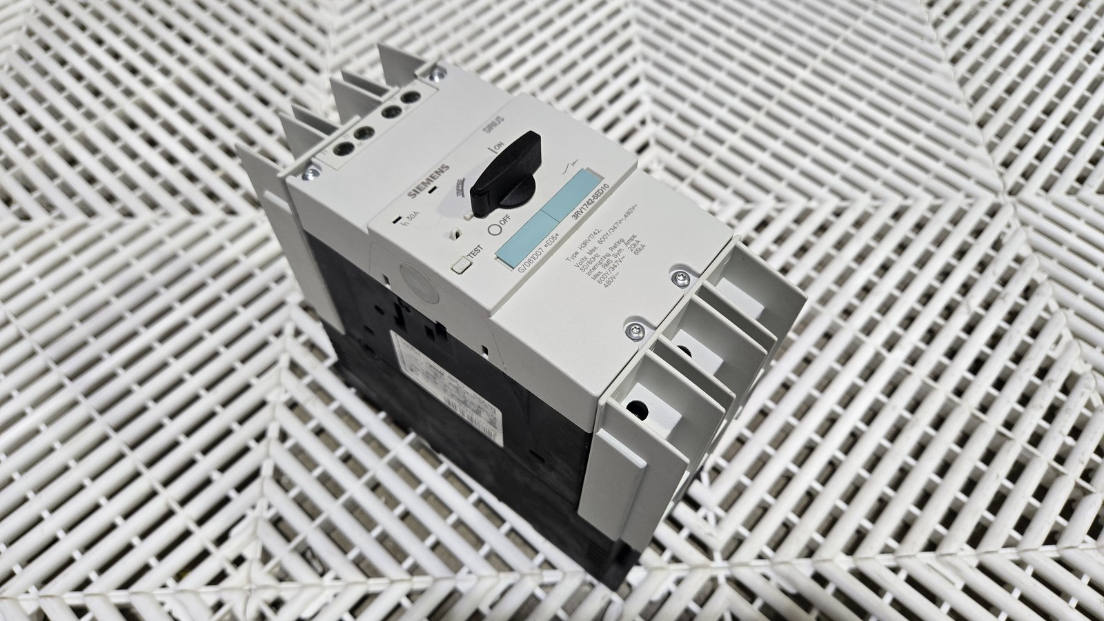 Siemens 3RV1742-5ED10 30A 3-Pole 600 VAC Motor Circuit Breaker Used - Used - Image 3