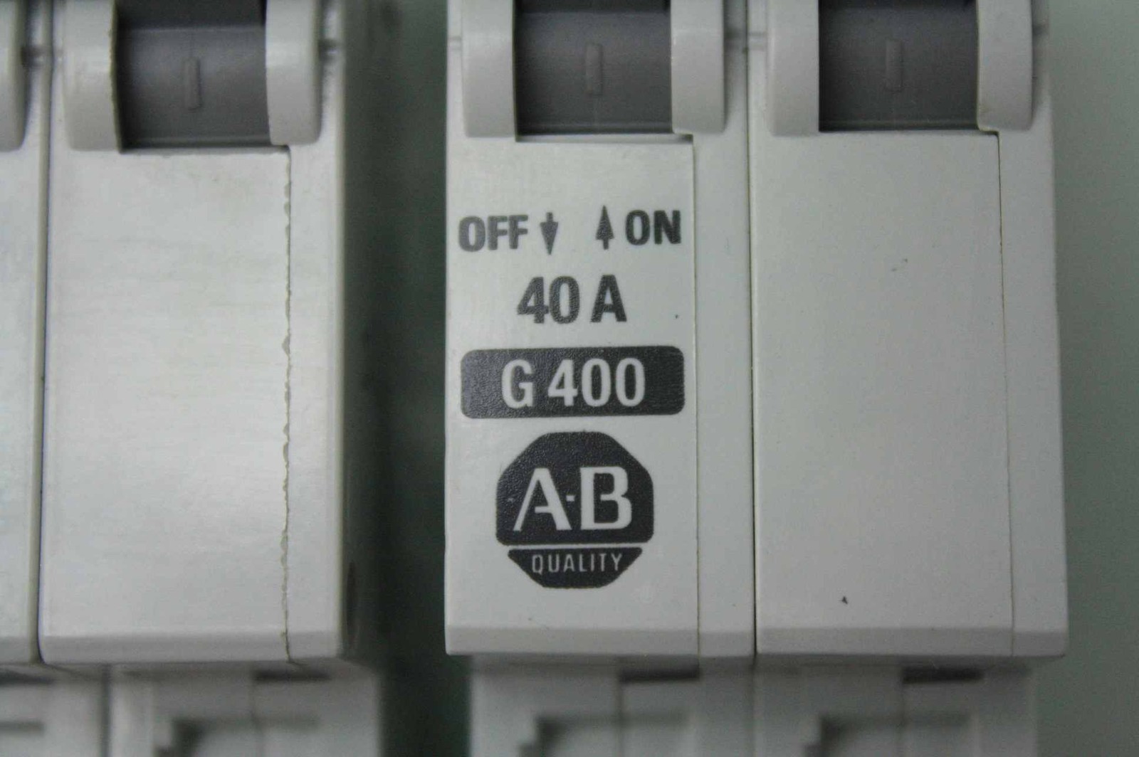 2 Allen-Bradley 1492-CB2-G400 Circuit Breakers 2 Pole 40 Amps 1492CB2G400 - Used - Image 4