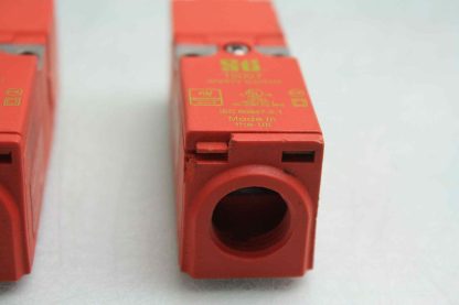 2 STI T2007 Miniature Door Safety Interlock Switch 44521 1060 Used 181829608135 7
