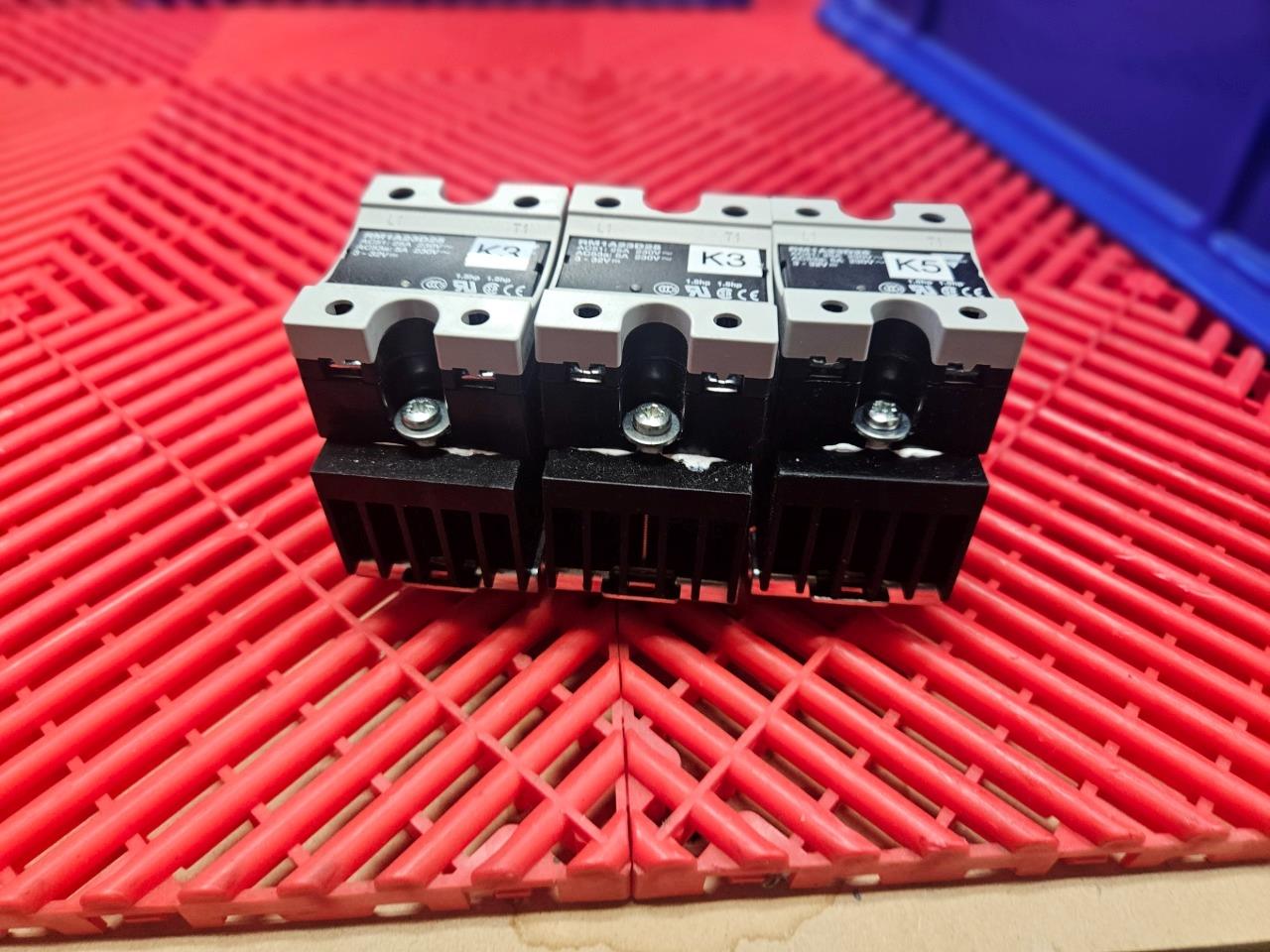 3 Carlo Gavazzi RM1A23D25 Solid State Relay 3-32V DC Input w/ Heat Sinks - Used - Image 9