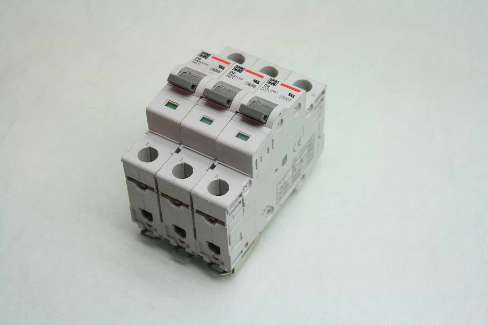 3 Cutler Hammer WMS1D02 Single Pole Circuit Breakers 240V / 2 Amps - Used - Image 8